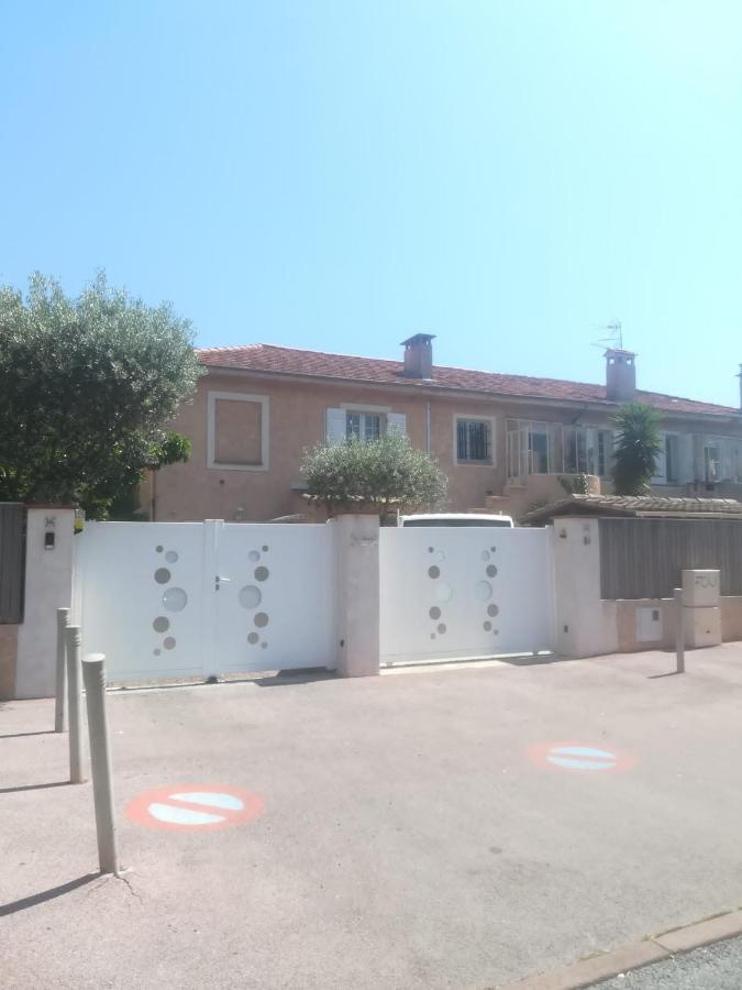 Apartamento Sur le quai de port fréjus Exterior foto