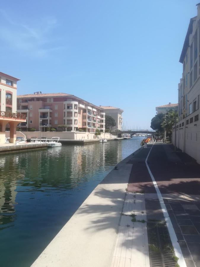 Apartamento Sur le quai de port fréjus Exterior foto